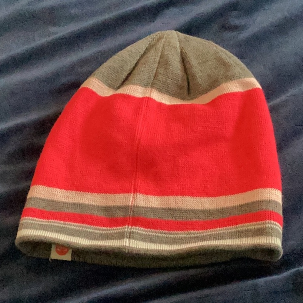 NWOT Roxy beanie - Picture 2 of 4